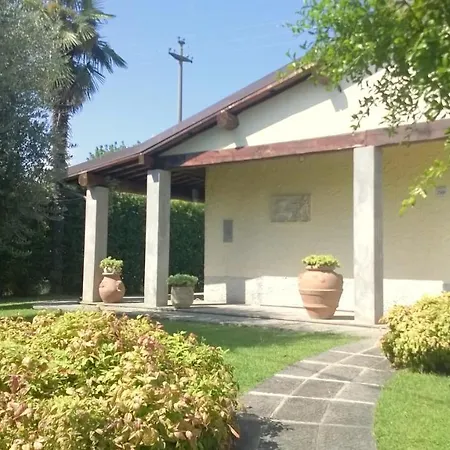 Вилла In Placed In A Residential Area, Services Nearby *