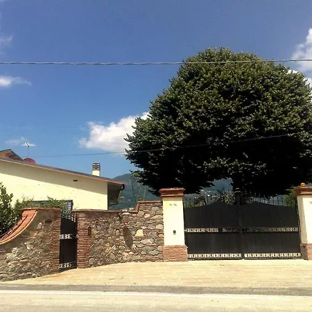 Вилла In Placed In A Residential Area, Services Nearby